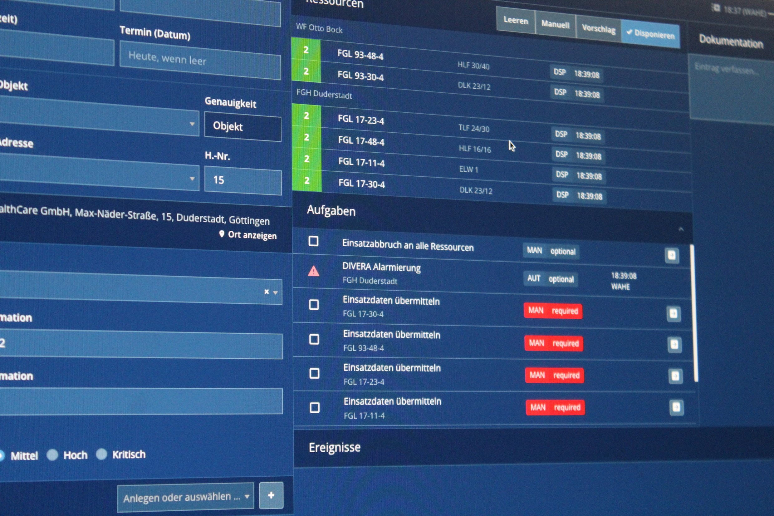 Emergency call dialog — structured call-taking interface
